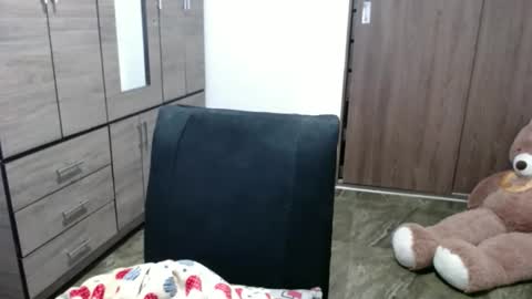 lunaa_sub online show from 10/01/25, 04:02