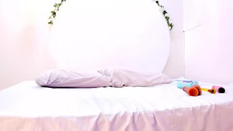 Luna online show from 04/09/26, 08:58