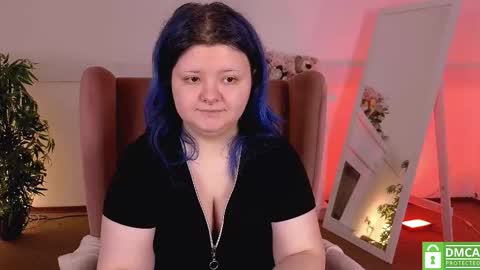 Snapshot of lunaar_ chatting on 03/24/26, 07:02 Luna online show from 03/24/26, 07:02