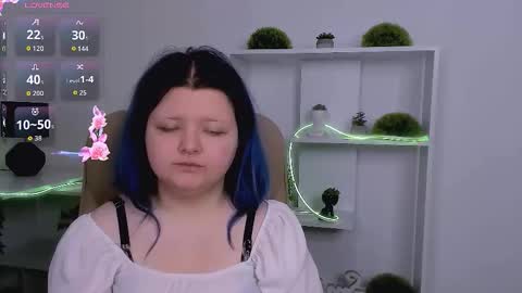 Snapshot of lunaar_ chatting on 03/27/26, 06:41 Luna online show from 03/27/26, 06:41