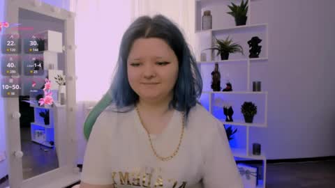 Snapshot of lunaar_ chatting on 04/05/26, 05:59 Luna online show from 04/05/26, 05:59