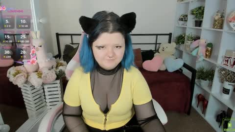 Snapshot of lunaar_ chatting on 04/06/26, 05:52 Luna online show from 04/06/26, 05:52