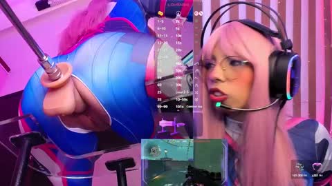 Luna online show from 10/02/25, 10:06