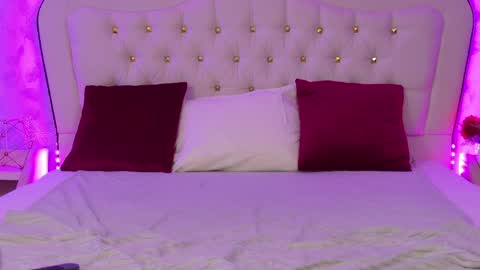 lunababe_ online show from 03/31/26, 11:21