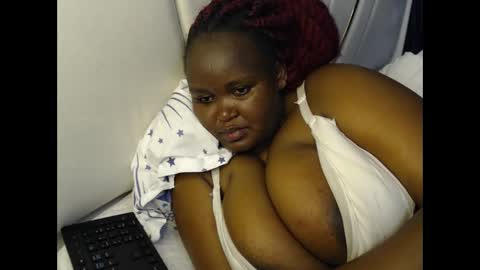 lunabloom01 online show from 01/15/26, 11:04