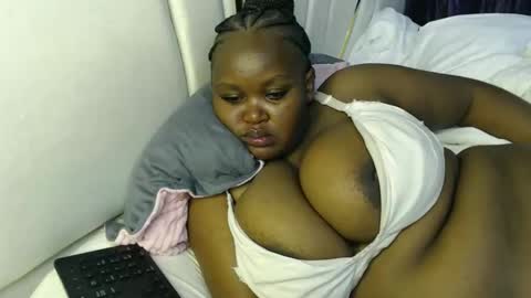 lunabloom01 online show from 02/13/26, 11:23