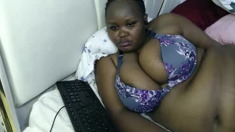 lunabloom01 online show from 03/11/26, 12:22