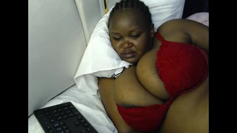 lunabloom01 online show from 04/11/26, 02:49