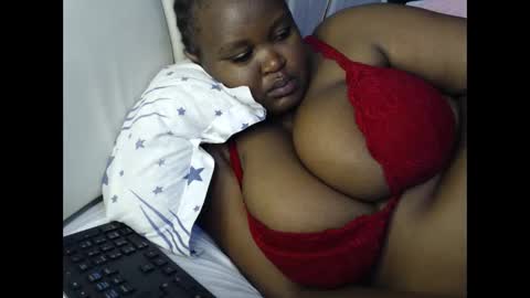 lunabloom01 online show from 04/17/26, 09:45