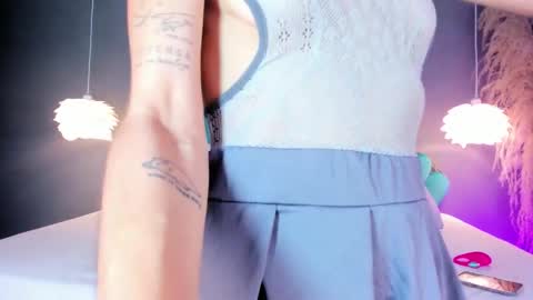 Luna  online show from 10/17/25, 05:15