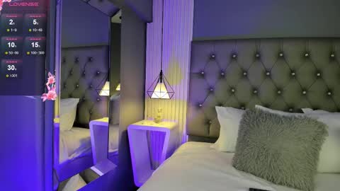 Luna  online show from 12/21/25, 11:39