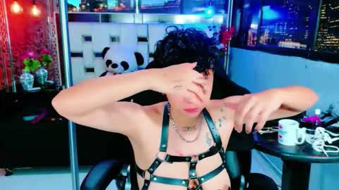 Snapshot of lunabustygirl chatting on 11/23/25, 03:23 lunabustygirl online show from 11/23/25, 03:23