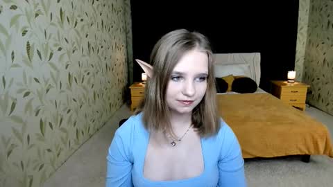 lunacosplaya online show from 10/27/25, 08:13