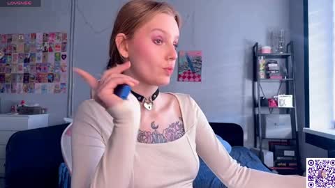 Snapshot of lunacyy chatting on 04/29/26, 04:11 Britney online show from 04/29/26, 04:11