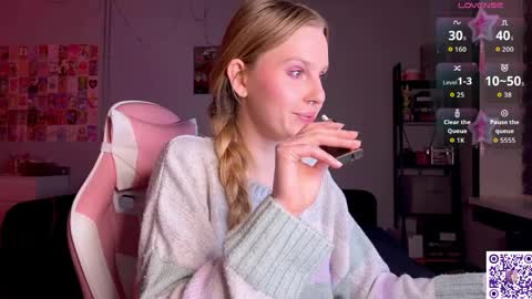 Snapshot of lunacyy chatting on 04/29/26, 08:48 Britney online show from 04/29/26, 08:48
