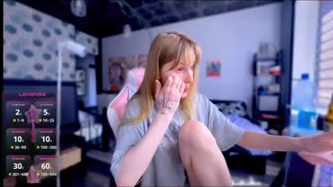 Snapshot of lunacyy chatting on 06/21/26, 01:03 Britney online show from 06/21/26, 01:03
