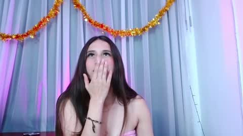 Luna online show from 01/11/25, 11:02