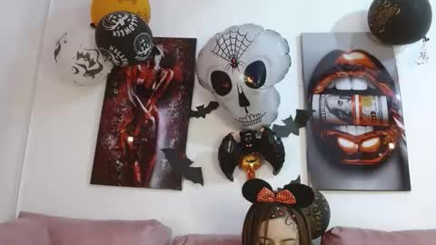 Luna online show from 10/30/25, 03:13