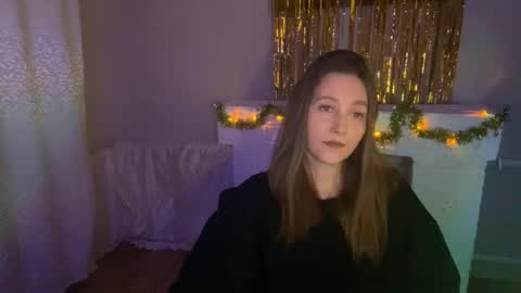 lunafeather online show from 12/19/25, 06:04