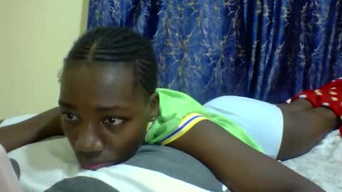 lunah_kitty online show from 04/06/26, 04:46