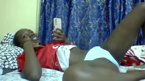 lunah_kitty online show from 04/09/26, 06:19