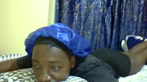 lunah_kitty online show from 05/22/26, 06:35