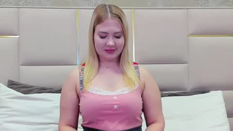 Snapshot of lunahouston chatting on 03/11/25, 04:18 LunaHouston online show from 03/11/25, 04:18