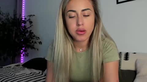 Laura online show from 02/08/25, 07:26