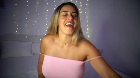 Laura online show from 06/01/26, 10:44