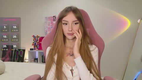 Luna online show from 09/19/25, 11:16