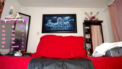 Snapshot of lunalatinacoo chatting on 12/18/24, 10:30 LUNA online show from 12/18/24, 10:30