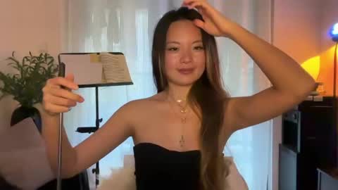 Snapshot of lunalovesuuuuu chatting on 03/20/26, 12:15 Luna online show from 03/20/26, 12:15