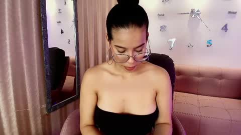 lunamillers_ online show from 04/15/26, 04:41