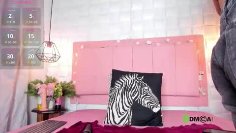 lunamorena__ online show from 01/16/26, 07:18