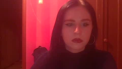 lunamystique_ online show from 01/22/25, 09:54
