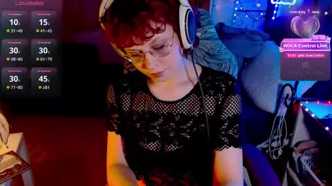 Snapshot of lunaoddity chatting on 02/09/25, 08:56 Luna online show from 02/09/25, 08:56