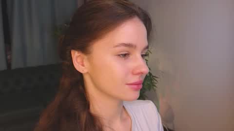 lunaolivia_ online show from 02/10/26, 12:42