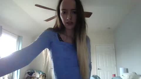 lunapixie2020 online show from 02/22/25, 05:57