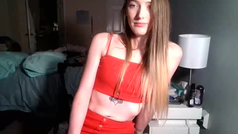 lunapixie2020 online show from 02/26/25, 02:04