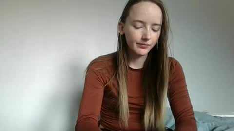 lunapixie2020 online show from 09/18/25, 07:16