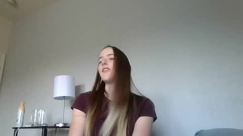 lunapixie2020 online show from 09/19/25, 06:19