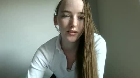 Snapshot of lunapixie2020 chatting on 05/25/26, 11:22 lunapixie2020 online show from 05/25/26, 11:22