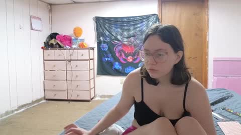 lunaquinn45 online show from 12/23/24, 02:35