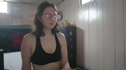 lunaquinn45 online show from 02/03/25, 11:05