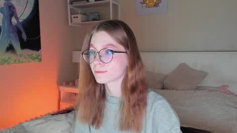 Snapshot of lunar_sofia chatting on 12/15/24, 10:47 Sofia online show from 12/15/24, 10:47