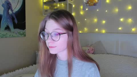 Snapshot of lunar_sofia chatting on 01/12/25, 12:01 Sofia online show from 01/12/25, 12:01