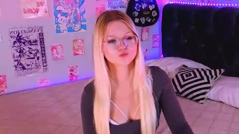 lunariafox online show from 07/25/26, 02:58