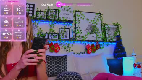 Luna Rishi online show from 12/25/24, 12:15