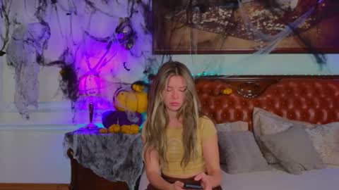 Luna Rishi online show from 10/28/25, 06:06