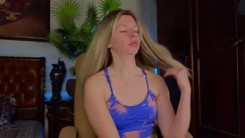 Luna Rishi online show from 05/01/26, 06:29